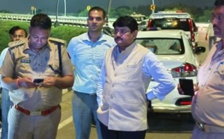 लखनऊ-आगरा एक्सप्रेसवे पर बसों के खिलाफ चला अभियान:बस बॉडी कोड का उल्लंघन और सुरक्षा में कमी मिलने पर 16 के चालान, 12 बसें सीज