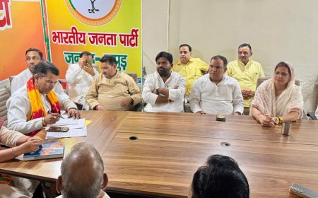 हापुड़ में भाजपा की संगठनात्मक बैठक:आगामी कार्ययोजनाओं पर दिए दिशा-निर्देश, संगठन को मजबूत करने पर जोर