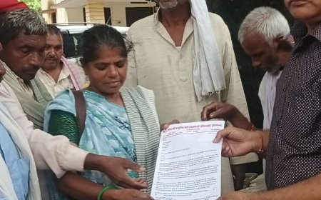 मुख्य निर्वाचन आयुक्त ज्ञानेश कुमार को हटाने की मांग:मिर्जापुर में भाकपा माले ने राष्ट्रपति के नाम सौंपा ज्ञापन