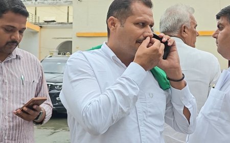 सहारनपुर कलेक्ट्रेट परिसर से किसान नेता की कार चोरी:सीसीटीवी में कैद हुई वारदात, डीएम से मिलने पहुंचे थे भाकियू पदाधिकारी; कार किसी दूसरे व्यक्ति से मांगकर लाए थे