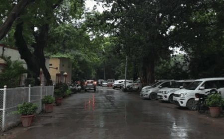 वाराणसी में लगातार हो रही बारिश,7 डिग्री गिरा पारा:मौसम वैज्ञानिक बोले-उत्तरी छत्तीसगढ़ में बने निम्न दबाव का असर, आगे 24 घंटे का येलो अलर्ट किया जारी