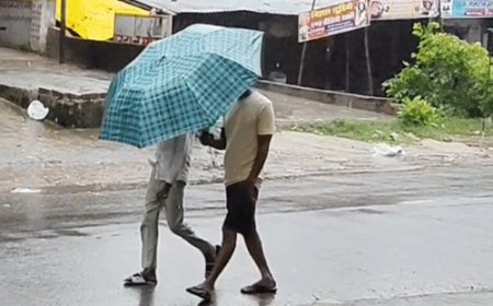 कानपुर देहात में 11 घंटे से रुक-रुककर बारिश:बाजारों में सन्नाटा, सड़कों पर आवाजाही कम; कच्ची फसलों को नुकसान की चिंता