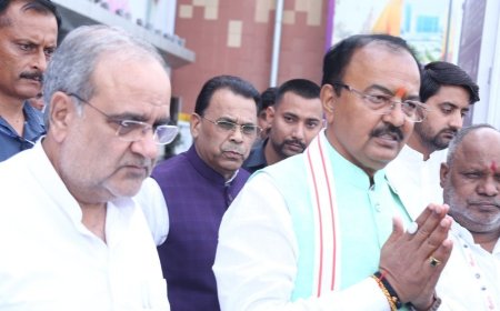 डिप्टी सीएम का अखिलेश पर तंज, कहा-मुंगेरीलाल के हसीन सपने':यूपी इंटरनेशनल ट्रेड शो में बोले- 2047 तक नहीं मिलेगी सत्ता
