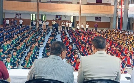 जनपद न्यायाधीश ने बच्चों को पॉक्सो एक्ट की जानकारी दी:बाल अधिकारों और संरक्षण के कानूनी प्रावधानों से किया अवगत