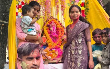 उन्नाव में गणेश प्रतिमाओं का विसर्जन:आखिरी दिन 'गणपति बप्पा मोरया' के जयकारों से गूंजा माहौल, पुलिस गोताखोर तैनात