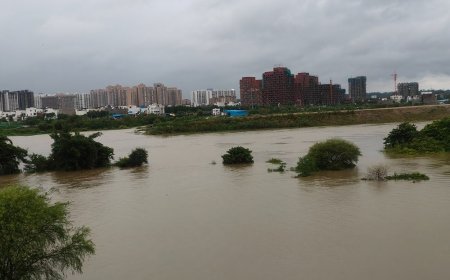 लखनऊ में चार दिनों की बारिश:जन जीवन प्रभावित, कॉलोनियों में घरों में घुसा पानी, सीजन की सबसे तेज बरसात