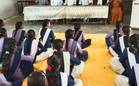 चित्रकूट में छात्राओं को केवीआईसी प्रशिक्षण से मिलेगा हुनर:स्वरोजगार के लिए उद्यमिता जागरूकता कार्यक्रम आयोजित, खुलेंगे रोजगार के रास्ते