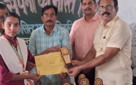 मेरे सपनों का भारत प्रतियोगिता:जयसिंहपुर में 19 संस्थानों के विद्यार्थी हुए शामिल; भाषण में बंदना प्रथम