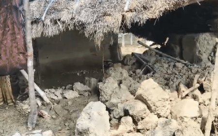 कानपुर में कच्चा मकान ढहा, दंपति और 6 बच्चे दबे:भोर में हादसा होने से पूरा परिवार दबा, ग्रामीणों ने रेस्क्यू करके बाहर निकाला