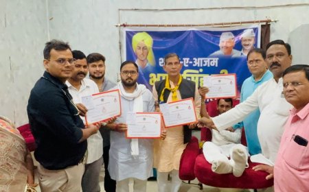 AAP ने भगत सिंह जयंती पर लगाया रक्तदान शिविर:सुल्तानपुर में प्रदेश प्रभारी संजय सिंह की अपील पर जुटे कार्यकर्ता