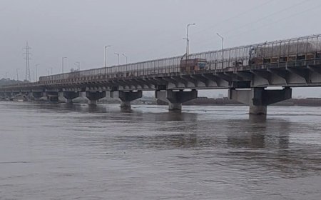 फर्रुखाबाद में गंगा-रामगंगा का जलस्तर फिर बढ़ा:गंगा चेतावनी बिंदु पर, रामगंगा खतरे के निशान से 5 सेमी दूर