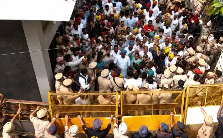 तरुण चुघ के घर AAP का हंगामा, भारी पुलिस तैनात!