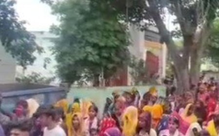 मैनपुरी में धूमधाम से विसर्जन यात्रा:अबीर गुलाल उड़ाते नहर पुल पहुंचे, नम आंखों से गणपति बप्पा विदाई