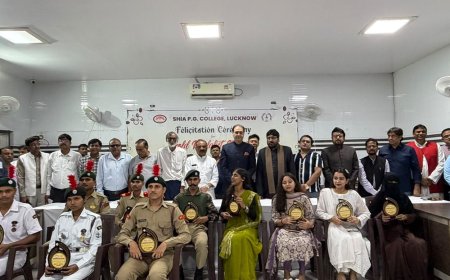 लखनऊ में मेधावी छात्र सम्मानित:एसएसएच तकवी बोले- सर्वांगीण विकास पर कॉलेज दे रहा विशेष ध्यान