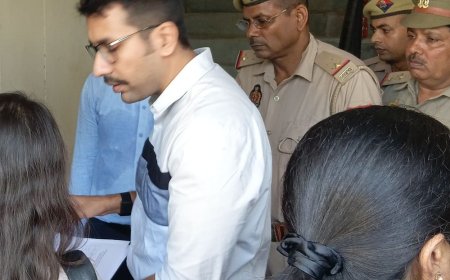 अमेठी में 2027 विधानसभा चुनाव की तैयारियां शुरू:EVM-VVPAT की फर्स्ट लेवल चेकिंग शुरू, DM और प्रेक्षक ने किया निरीक्षण