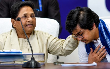 मायावती ने आकाश आनंद को बसपा से निकाला, ससुर का संन्यास भी नहीं आया काम!