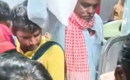 ललितपुर स्टेशन पर ट्रेन में 3 यात्रियों के मोबाइल चोरी:दक्षिण एक्सप्रेस की जनरल बोगी में चढ़ते समय हुई घटना