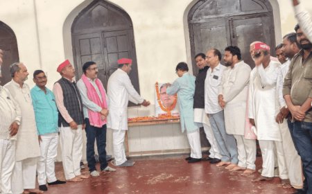 सपा के वरिष्ठ नेता ,कामरेड राज बहादुर यादव को श्रद्धांजलि:सपा कार्यालय और राजबली स्मारक स्कूल में हुए आयोजन