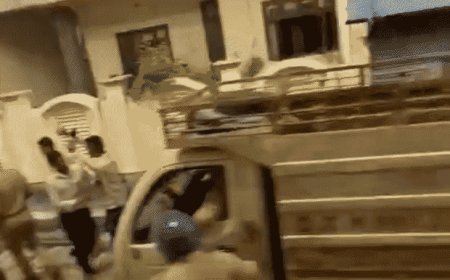 गोरखपुर के तारपीन के गोदाम में जली लाश मिली:24 घंटे लगी थी आग, अगले दिन शव मिलने पर जमकर हंगामा, भांजी लाठियां
