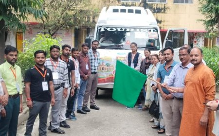 फतेहपुर के 19 ग्राम पंचायत अधिकारी लखनऊ रवाना:मुख्यमंत्री योगी आदित्यनाथ इंदिरा गांधी प्रतिष्ठान में देंगे नियुक्ति पत्र
