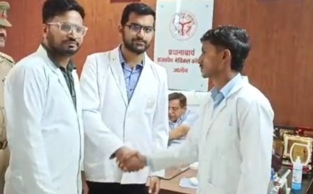 मेडिकल कॉलेज में MBBS और नर्सिंग छात्रों का विवाद सुलझा:तीन दिन से चल रहे विवाद का शांतिपूर्ण समाधान, छात्रों ने हाथ मिलाया