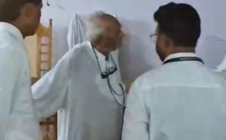 सुल्तानपुर दीवानी कोर्ट पहुंचे DM-SP:जिला जज के साथ एल्डर्स कमेटी से की मीटिंग, बार चुनाव पर हुई चर्चा
