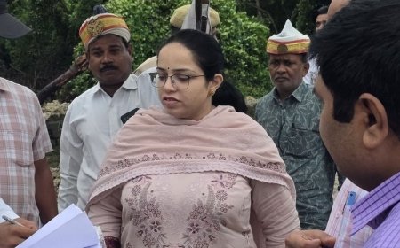 मगहर कताई मिल में टेक्सटाइल पार्क बनाने की तैयारी तेज:DM अनुज मलिक ने किया निरीक्षण, 18 एकड़ अतिरिक्त जमीन की तलाश