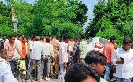 पीलीभीत में डंपर-कार की टक्कर, दो की मौत:महिला और बच्चों समेत कई लोग गंभीर रूप से घायल, हाईवे पर हादसा
