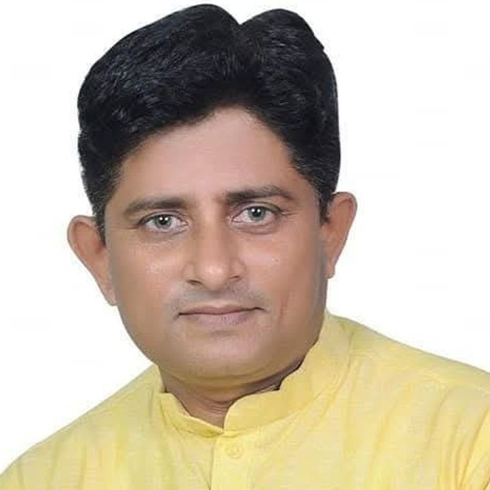 रामकुमार विश्वकर्मा बने भाजपा पिछड़ा वर्ग मोर्चा के प्रदेश मंत्री:मिर्जापुर के कार्यकर्ताओं में खुशी, मिठाई बांटी; बोले- जिले का मान बढ़ा