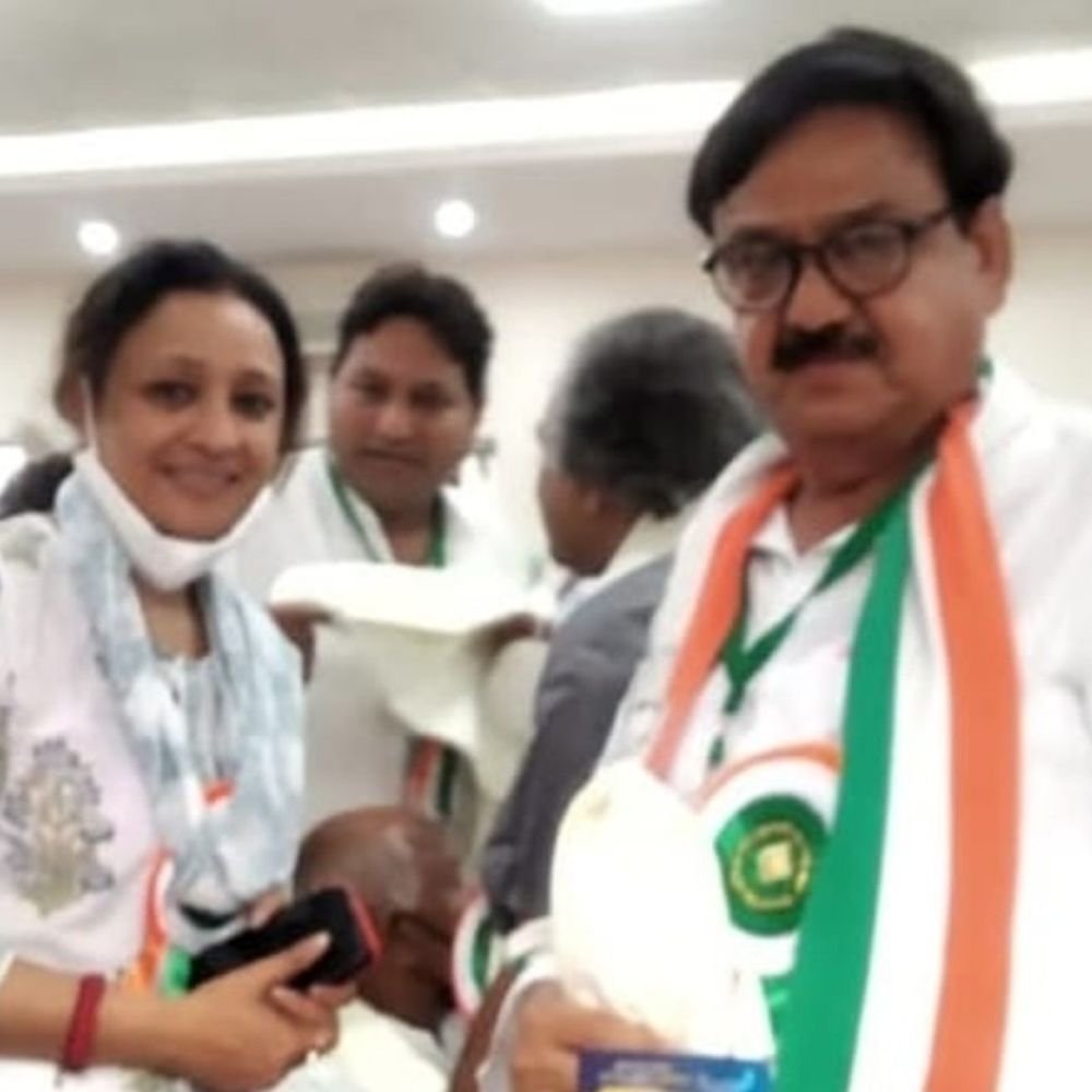 इमरान मसूद को बधाई देने बुलंदशहर कांग्रेस कार्यकर्ता दिल्ली पहुंचे:नवनियुक्त कार्यकारी प्रदेश अध्यक्ष से मिलकर बुके भेंट किया, 2027 में सत्ता वापसी का भरोसा जताया