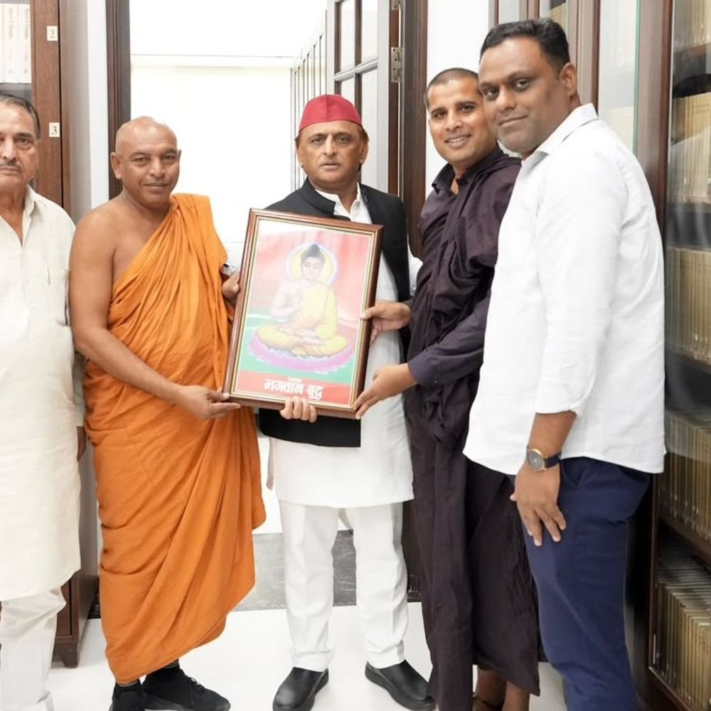 पूर्व सांसद फजलुर्रहमान ने अखिलेश यादव से की मुलाकात:सहारनपुर में 2027 चुनाव की तैयारी, PDA और बूथ रणनीति पर मंथन