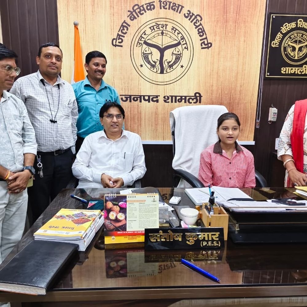 एक दिन की बीएसए बनीं कक्षा 7 की अलीशा:शामली में मिशन शक्ति के तहत मिली जिम्मेदारी, जिला समन्वयक बनीं हुमा कुरैशी