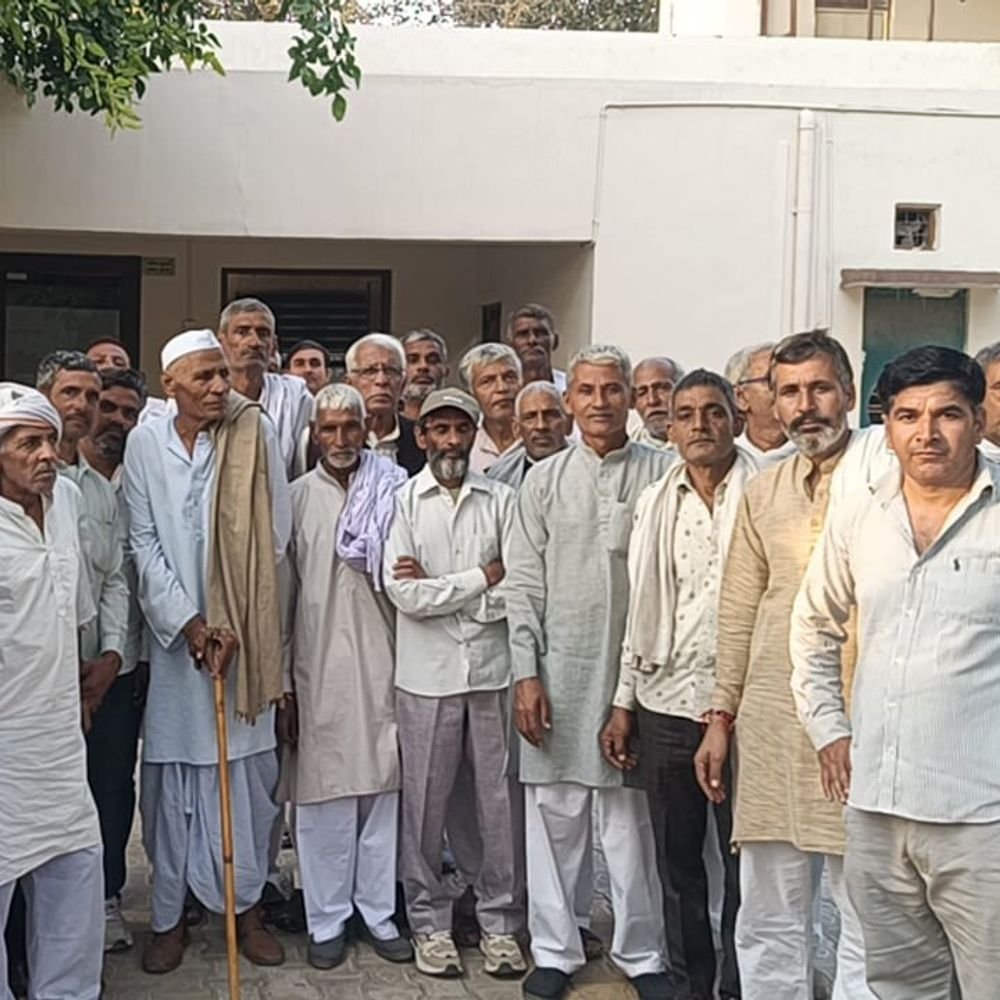 बागपत में गन्ना क्रय केंद्र आवंटन की मांग:हजूराबाद गढ़ी के किसानों की मांग, दौराला चीनी मिल को आवंटित हो गन्ना क्रय केंद्र
