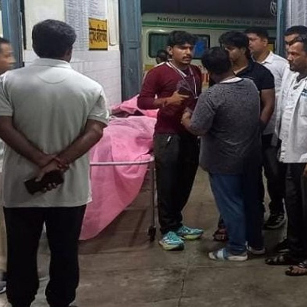 मुजफ्फरनगर में स्टॉर्पियो की डंपर से टक्कर, 4 की मौत:मौसा का 75वां जन्मदिन मनाकर लौट रहा था परिवार, दो गंभीर घायल