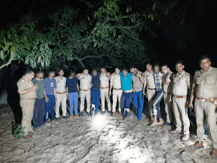 गोकशों से मुठभेड़ में 6बदमाश गिरफ्तार, 3 घायल:हापुड़ के गढ़मुक्तेश्वर में प्रतिबंधित पशु, हथियार और काटने के औजार बरामद