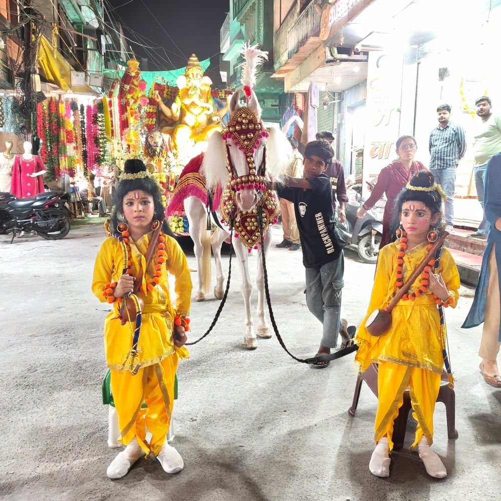 भगवान वाल्मीकि प्रकट उत्सव पर निकली भव्य शोभायात्रा:धार्मिक और ऐतिहासिक झांकियों ने मोहा मन, बैंड-बाजों की धुन पर उमड़े श्रद्धालु