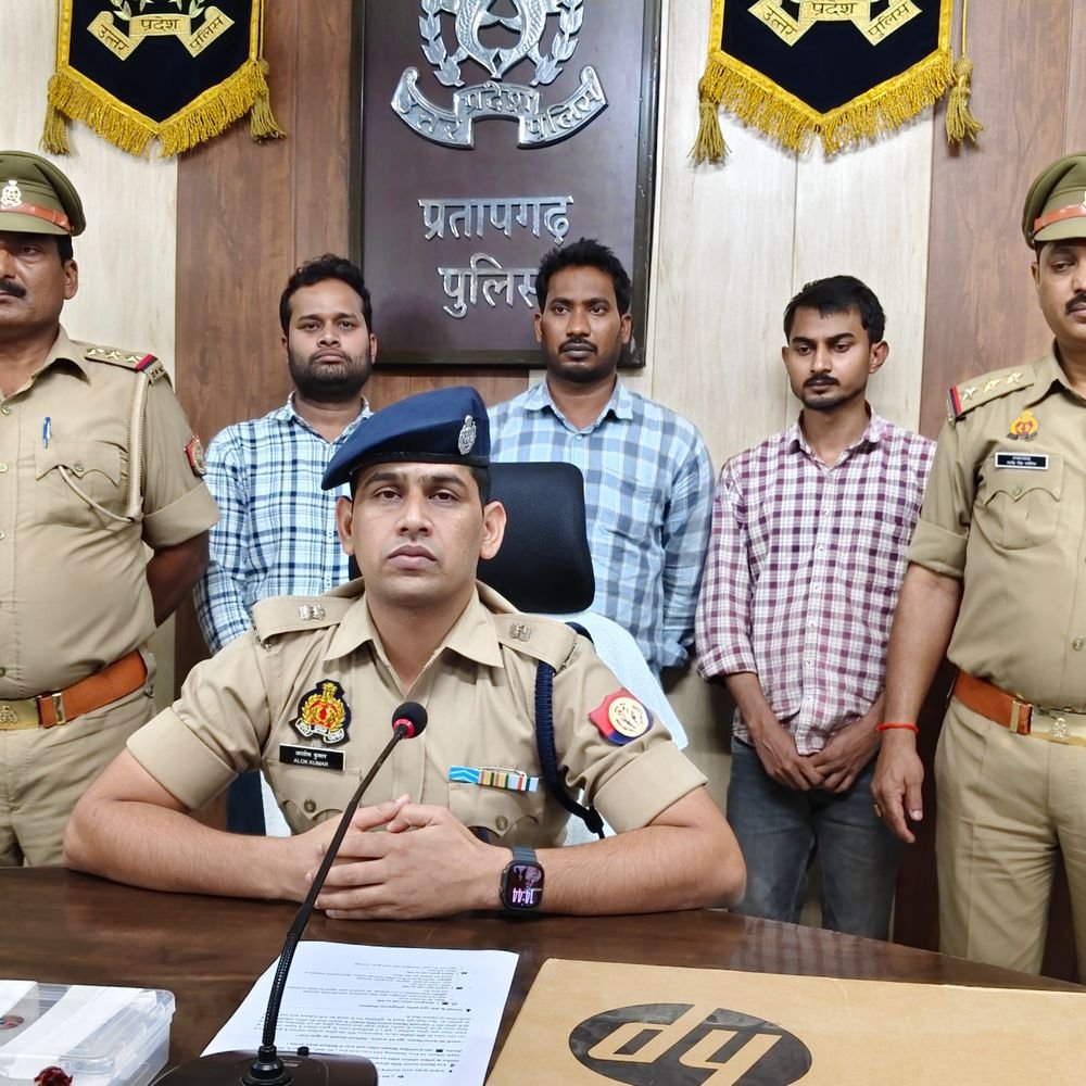 पीएम किसान निधि घोटाले में कंप्यूटर ऑपरेटर समेत 3 गिरफ्तार:60 करोड़ से ज्यादा का गबन, 3.18 लाख अपात्र किसानों की फीडिंग; आईफोन, लैपटॉप बरामद