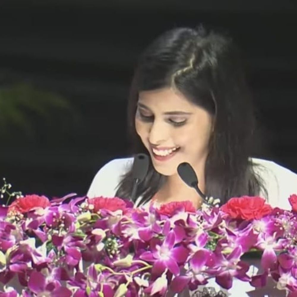 तेजस्विनी: दिलकश ने 300 बेटियों को भविष्य संवारा:हापुड़ में मां के सपोर्ट से महिलाओं को ज्वेलरी-साड़ी डिजाइनिंग से जोड़ा, 22 से ज्यादा पुरस्कार जीते