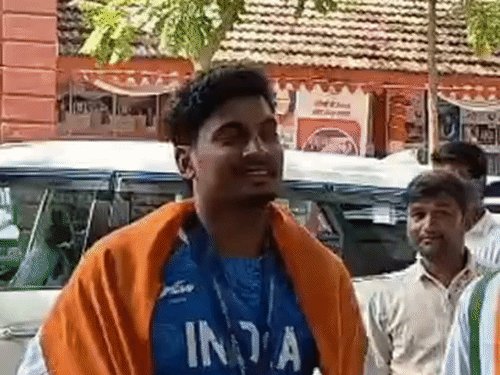 जौनपुर के रोहित यादव को 70 लाख और सरकारी नौकरी:एशियाई खेलों में कांस्य जीतने पर सरकार का ऐलान