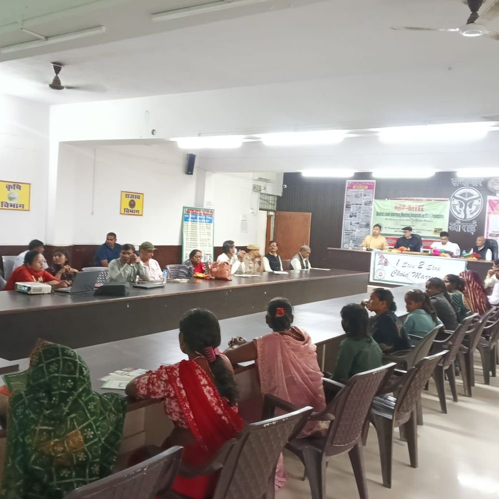 बच्चों ने अधिकारियों को बताई समस्याएं:भदोही में बाल अधिकार कार्यशाला, समाधान का आश्वासन मिला