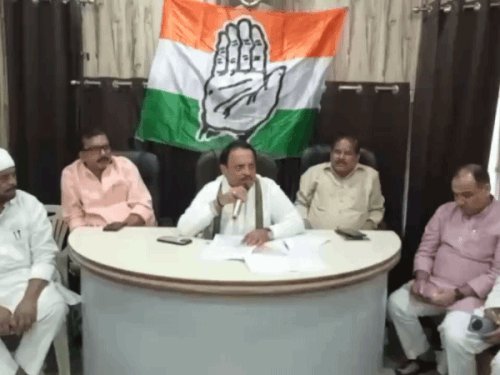 वोट चोर,गद्दी छोड़ महारैली में वाराणसी से दिल्ली जायेंगे कांग्रेसी:पूर्व मंत्री रघु शर्मा बोले- वोट चोरी से बनी सरकार, कार्यकर्ताओं संग की बैठक
