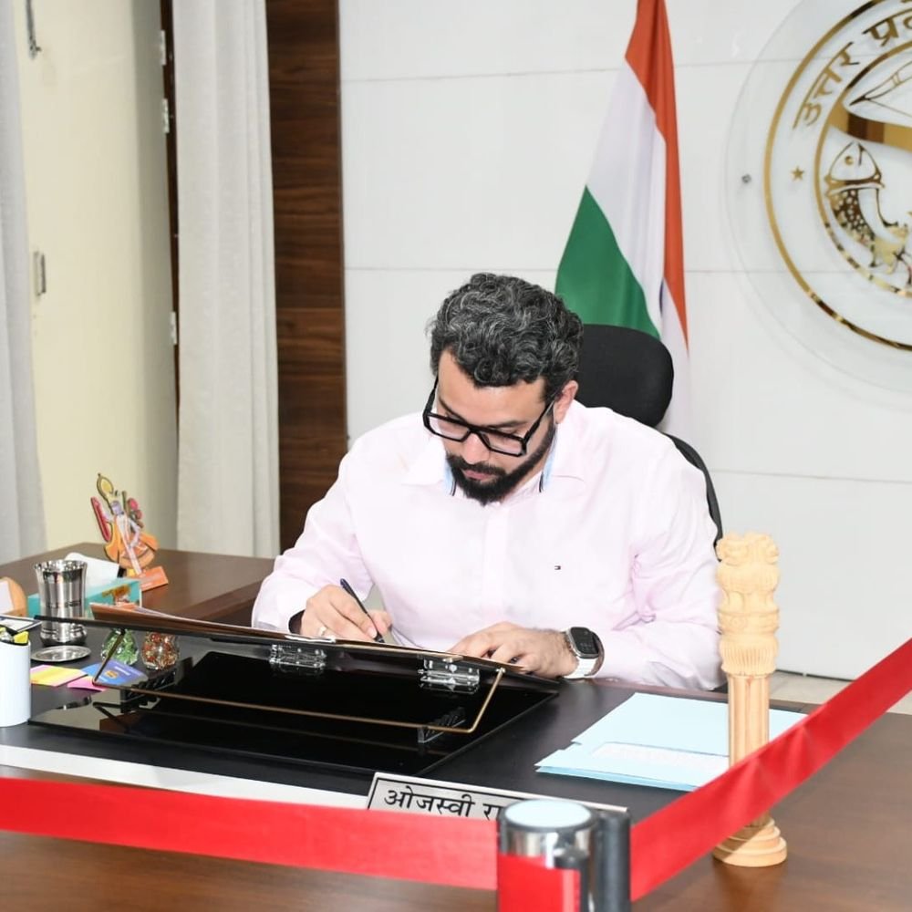 मथुरा नगर निगम की बोर्ड बैठक 3 नवंबर को होगी:महापौर विनोद अग्रवाल को न्योता; अनुपस्थित रहने पर वरिष्ठ पार्षद कर सकते हैं अध्यक्षता