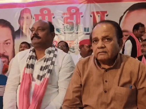 एटा सपा सांसद देवेश शाक्य कानपुर पहुंचे:बोले- BJP भ्रम फैला कर वोट हासिल करना चाहती है, PDA न बदला है, न बदलेगा