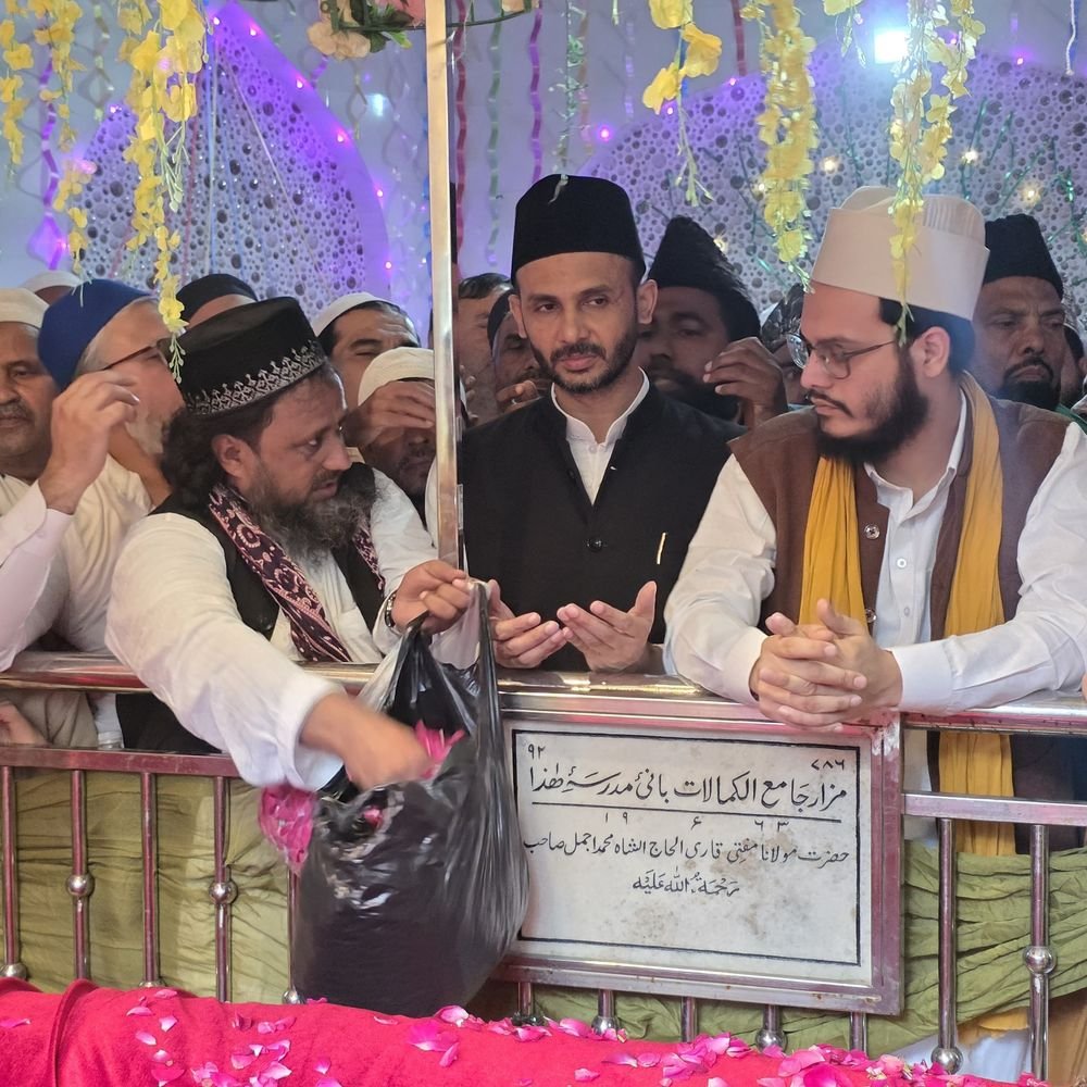 सपा सांसद बर्क बोले- CEC ज्ञानेश कुमार इस्तीफा दें:नहीं तो बर्खास्त किया जाए; उर्स-ए-अजमली में चादरपोशी करने पहुंचे