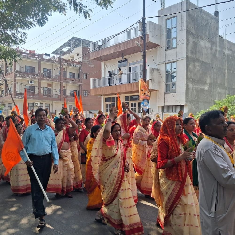 लखनऊ में श्रीराम कथा:स्वामी चिदम्बरानन्द बोले- सत्य, धर्म, अपनाकर हर विपत्ति जीते मनुष्य