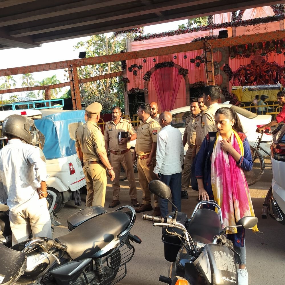 अयोध्या में बुजुर्ग महिला से दिनदहाड़े चेन की लूट:पुलिस की 4 टीमें लगीं, 300 CCTV खंगाले, लुटेरों का अब तक सुराग नहीं