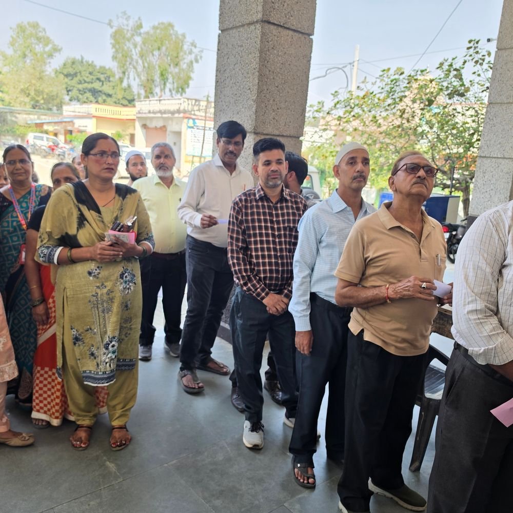 संभल में MLC खंड शिक्षक के लिए मतदान:7 मतदान केंद्रों पर 3,499 वोट, शिक्षामंत्री बोलीं- सभी सीटें हम जीतेंगे