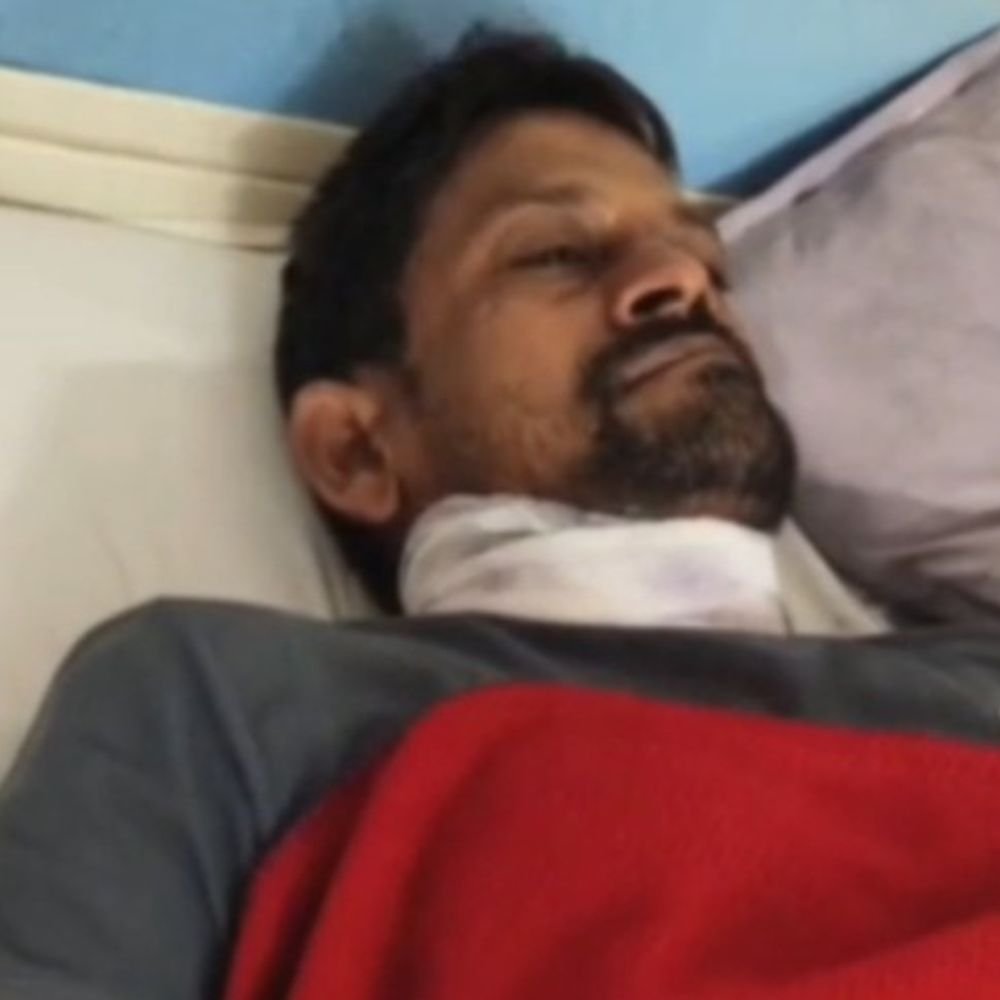 आजमगढ़ में युवक पर चाकू से हमला:भाई को बचाने पहुंचे युवक की गर्दन पर किया वार, तीन आरोपियों के विरुद्ध दर्ज हुआ मुकदमा