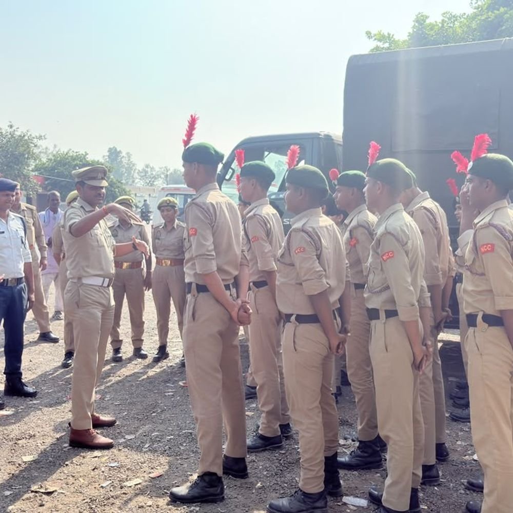 NCC कैडेट्स ने संभाली ट्रैफिक कमान:आटा तिराहे पर चालकों को सिखाए नियम, SO बोले- नींद आए तो न चलाएं गाड़ी