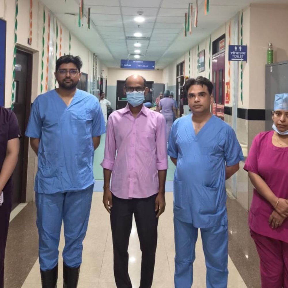 आगरा में बिना किडनी निकाले ट्यूमर का सफल ऑपरेशन:40 साल के मरीज को दी नई जिंदगी, SN में कम पैसों में हुआ इलाज